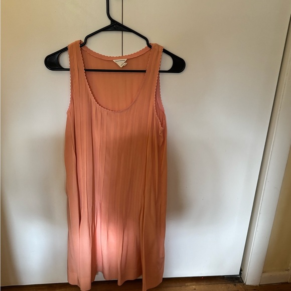 Club Monaco Dresses & Skirts - Club Monaco Pleated Peach Sleeveless Dress